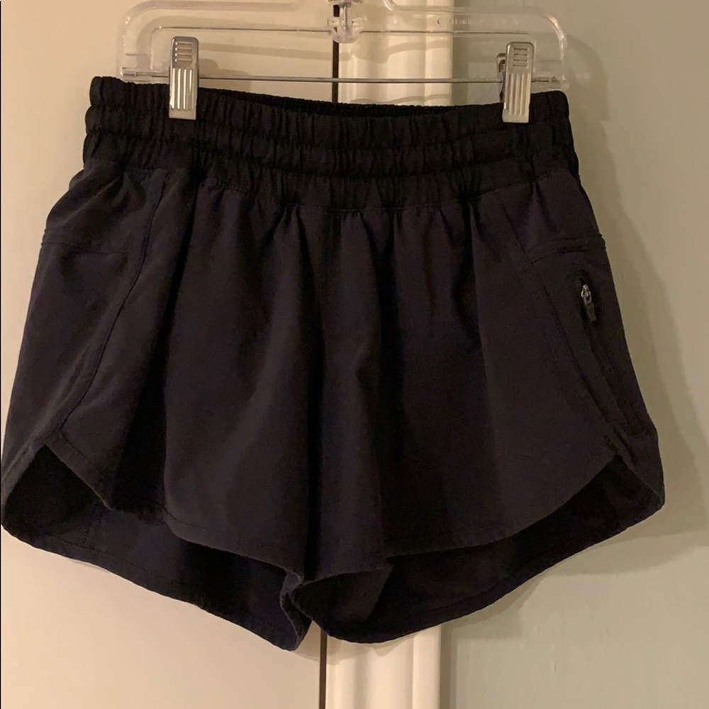 Lulu Shorts EUC